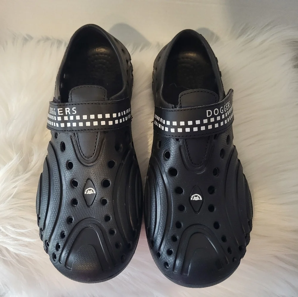 Doggers Stylish Black Studded Clogs, Size 8/9 - Picture 2 of 6